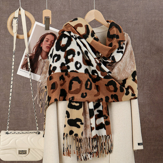 Leo Design Scarf